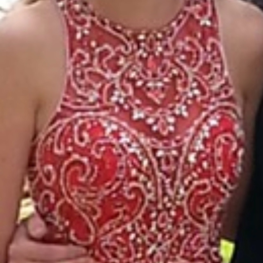Prom or Formal Dress - Picture 2 of 5